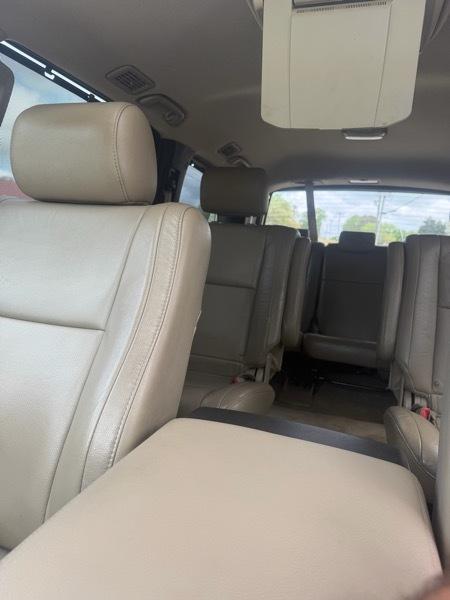 Toyota Sequoia  2010
