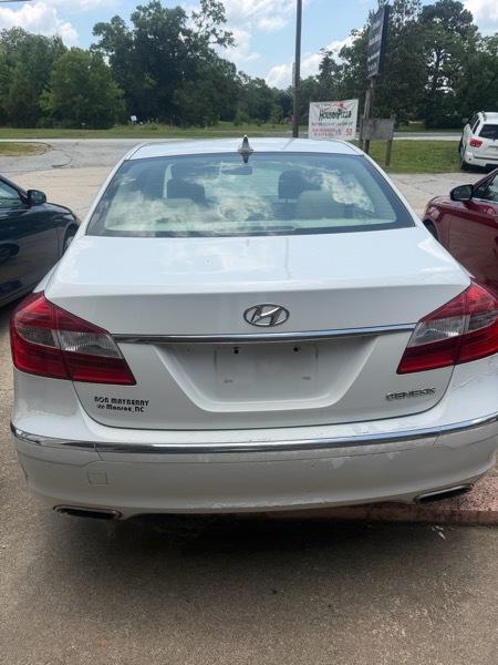 Hyundai Genesis 3.8L 2013