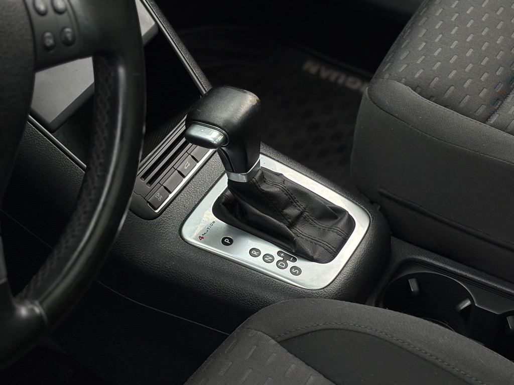 Volkswagen Tiguan  2009