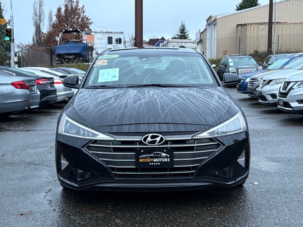 Hyundai Elantra  2020
