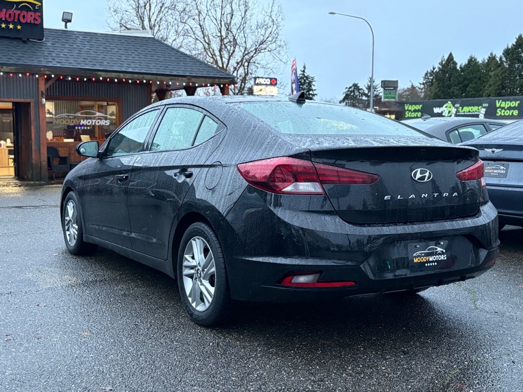Hyundai Elantra  2020