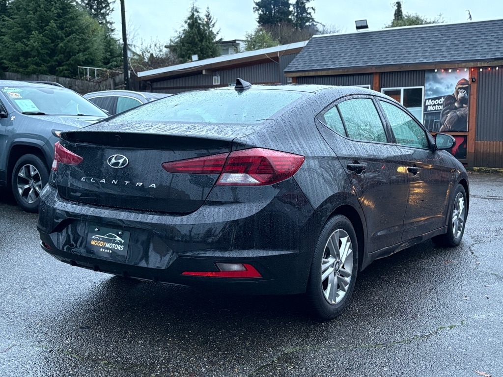 Hyundai Elantra  2020