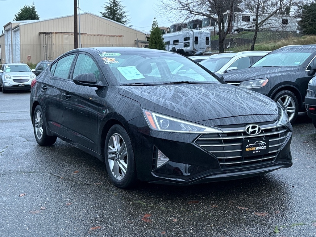 Hyundai Elantra  2020