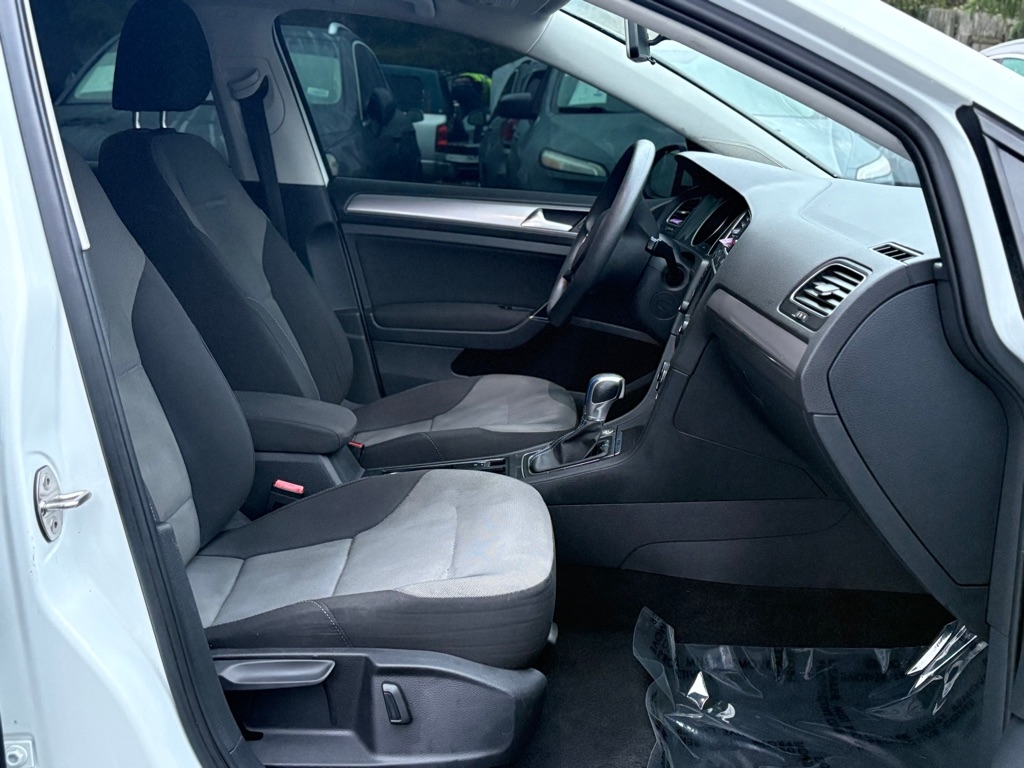 Volkswagen e-Golf  2016