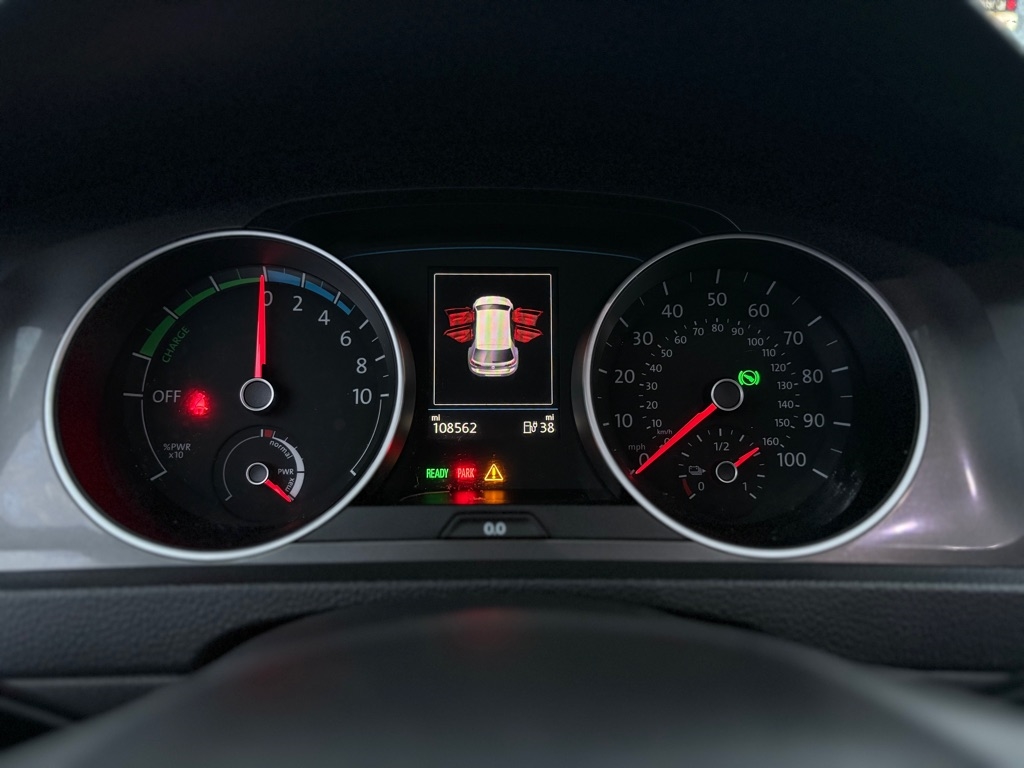 Volkswagen e-Golf  2016