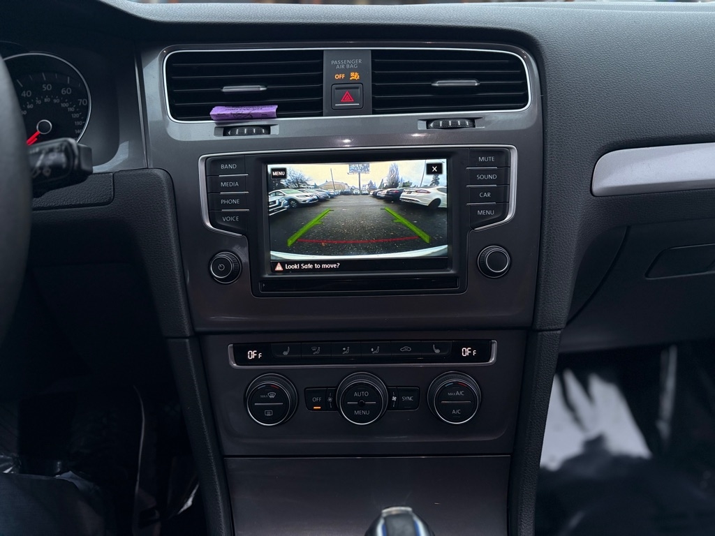 Volkswagen e-Golf  2016