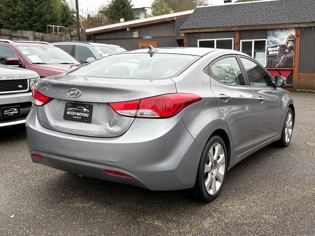 Hyundai Elantra  2013
