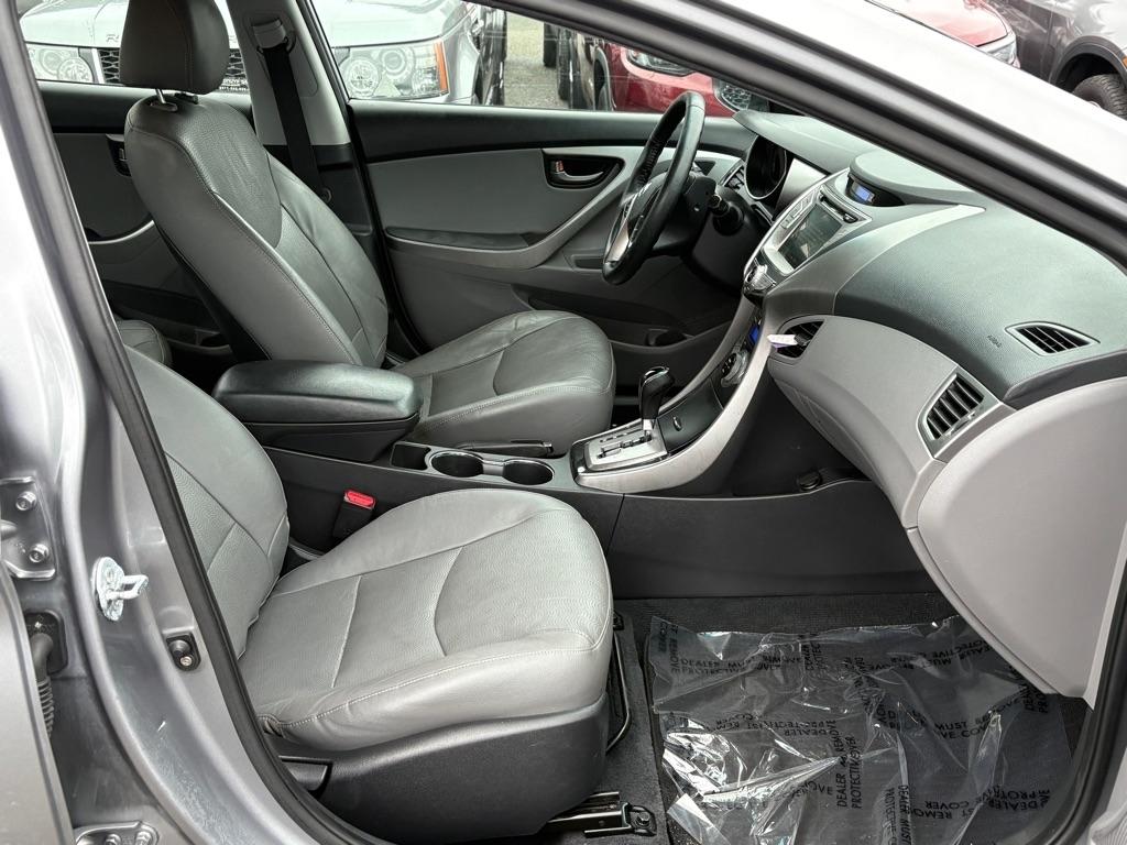 Hyundai Elantra  2013
