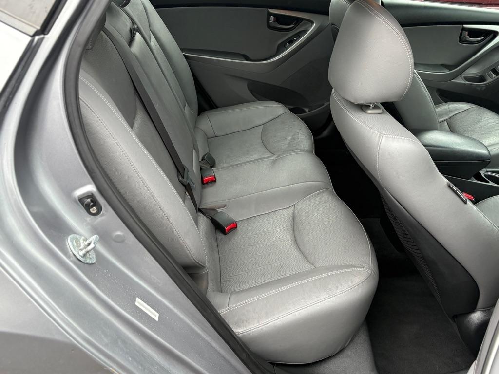 Hyundai Elantra  2013