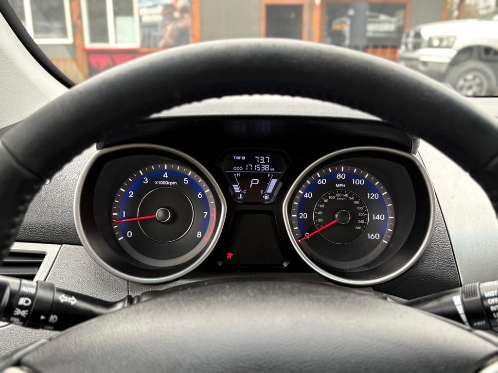 Hyundai Elantra  2013