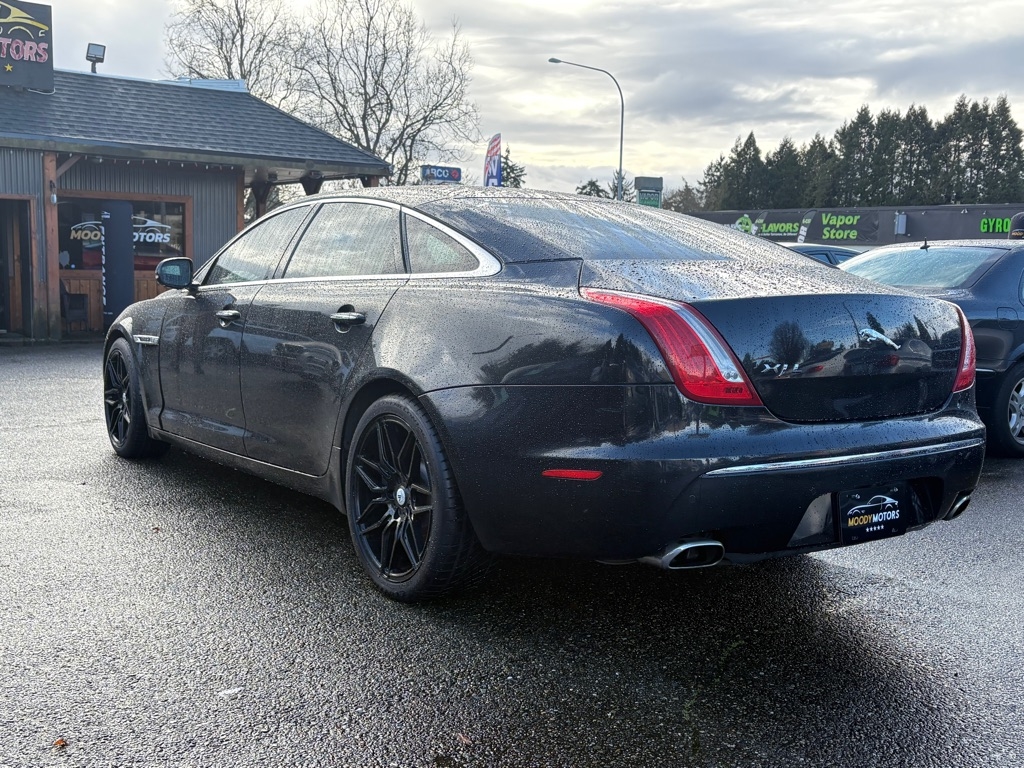 Jaguar XJ-Series  2011