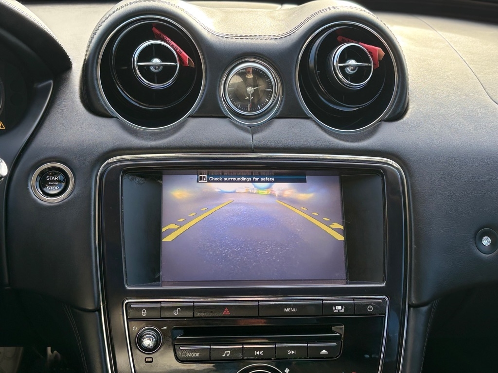 Jaguar XJ-Series  2011