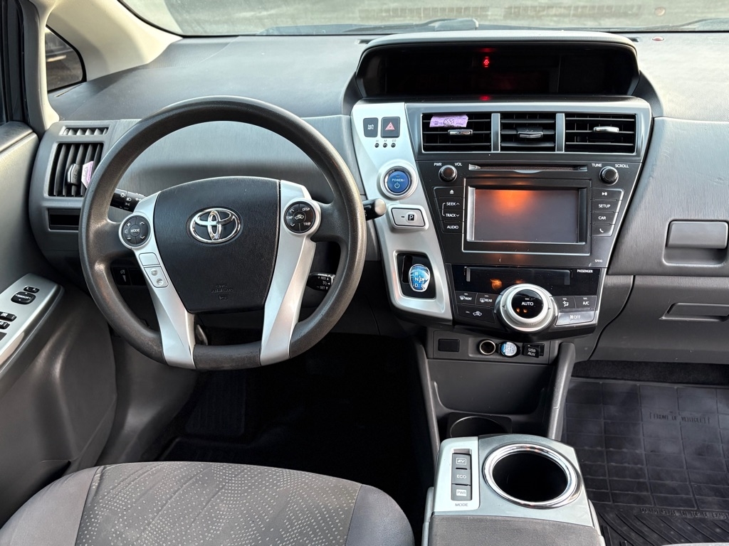 Toyota Prius V  2013
