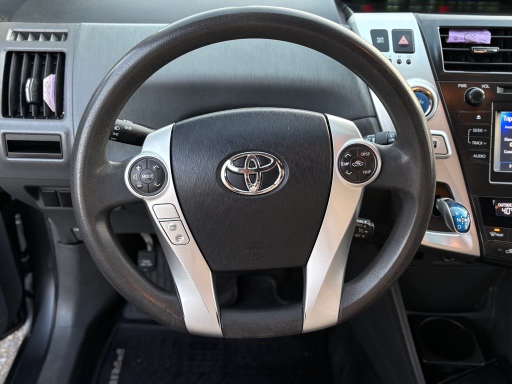 Toyota Prius V  2013