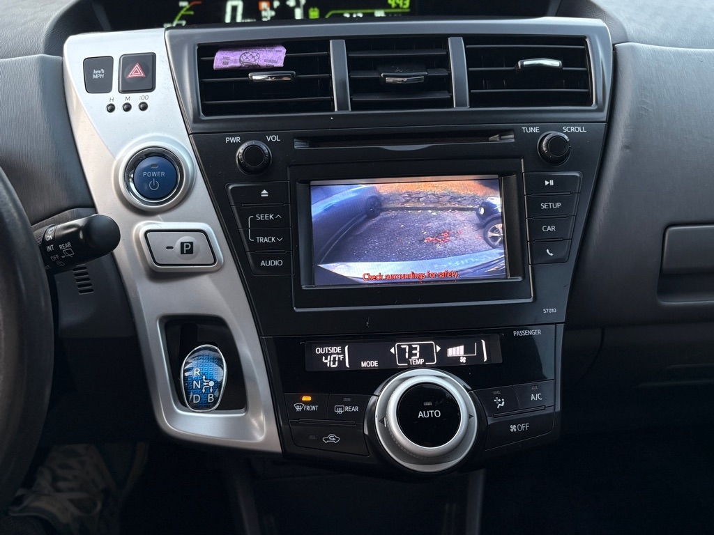 Toyota Prius V  2013