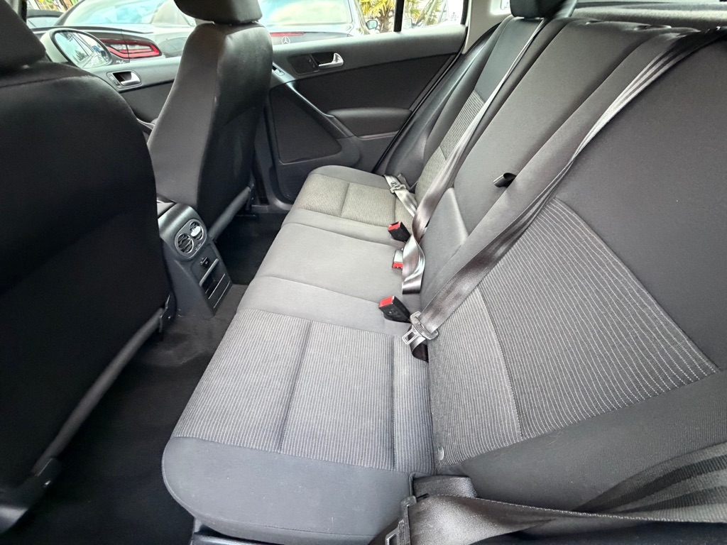 Volkswagen Tiguan  2013