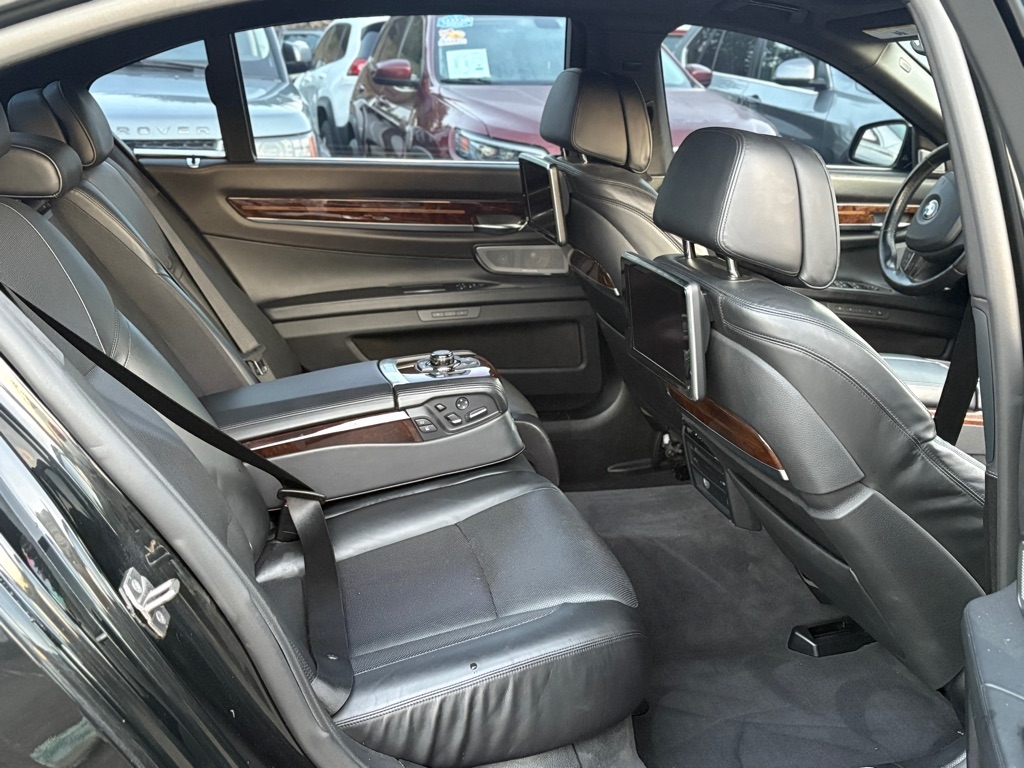 BMW 7-Series  2013