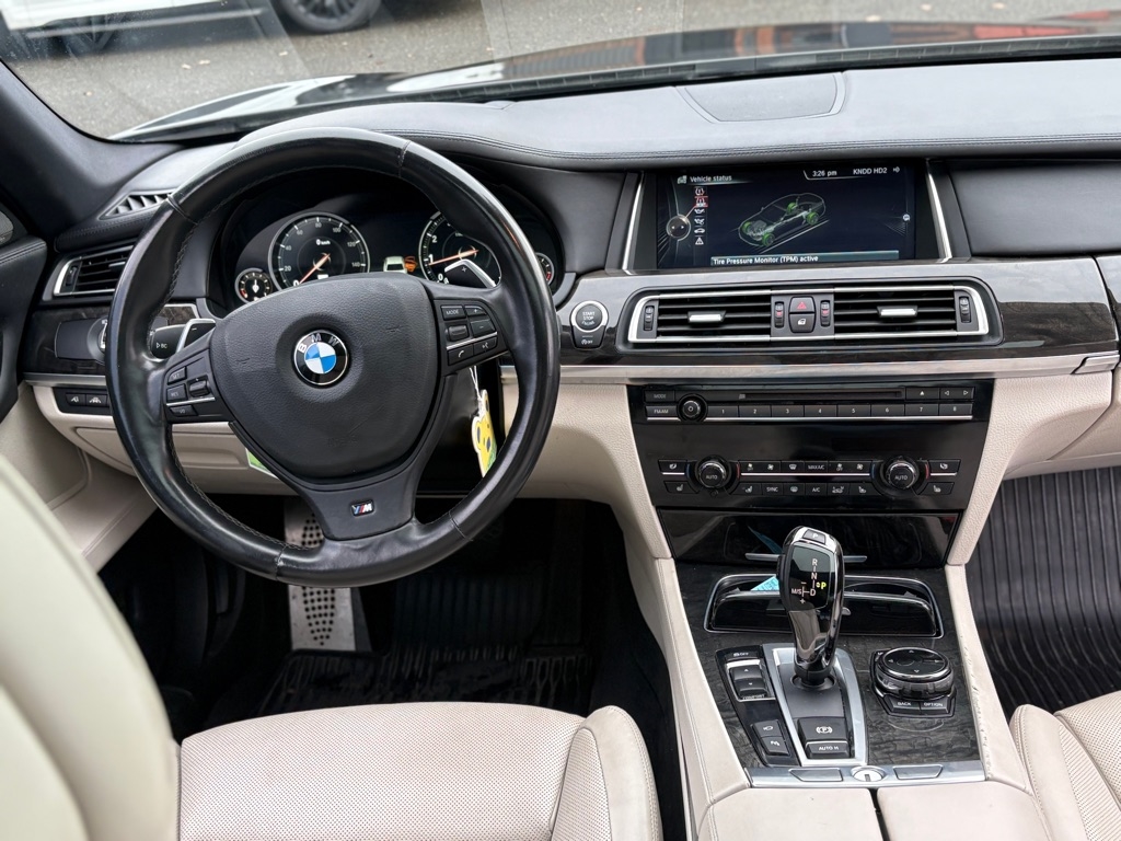BMW 7-Series  2014