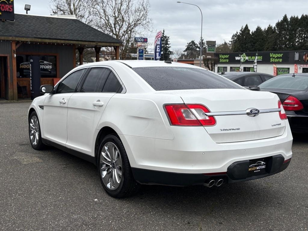 Ford Taurus  2010