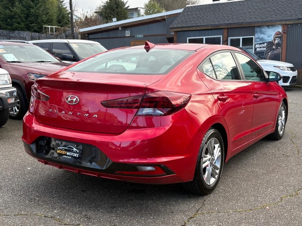 Hyundai Elantra  2020