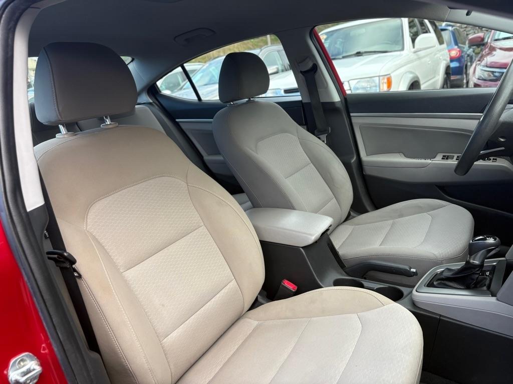 Hyundai Elantra  2020