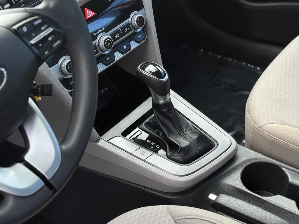 Hyundai Elantra  2020