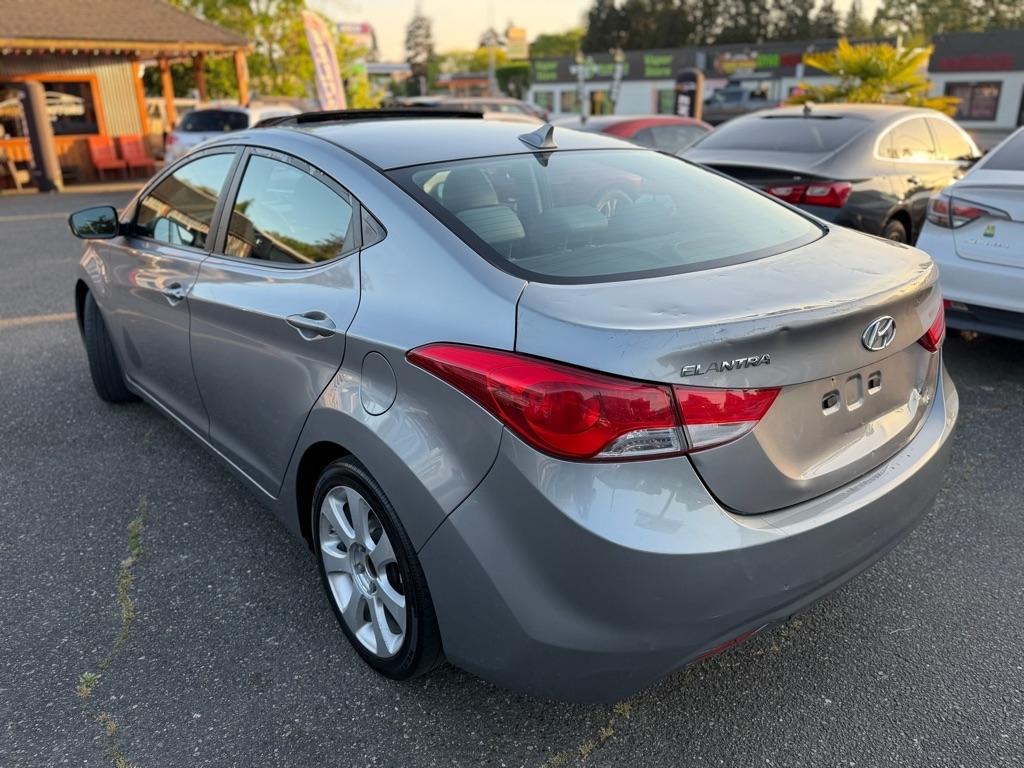 Hyundai Elantra  2013