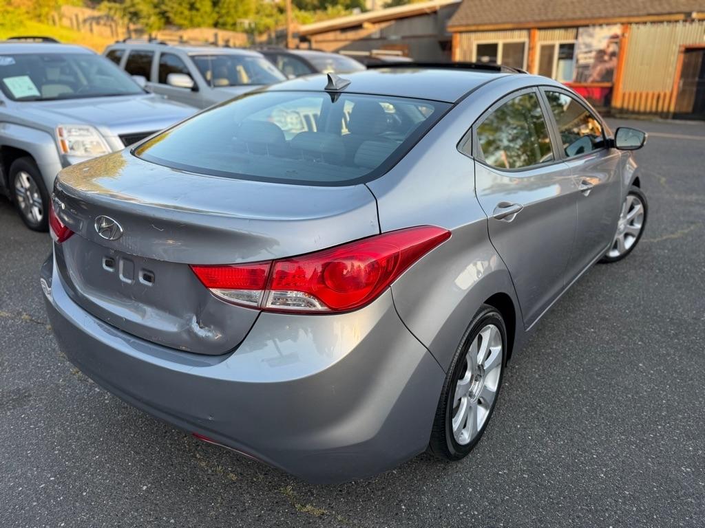 Hyundai Elantra  2013