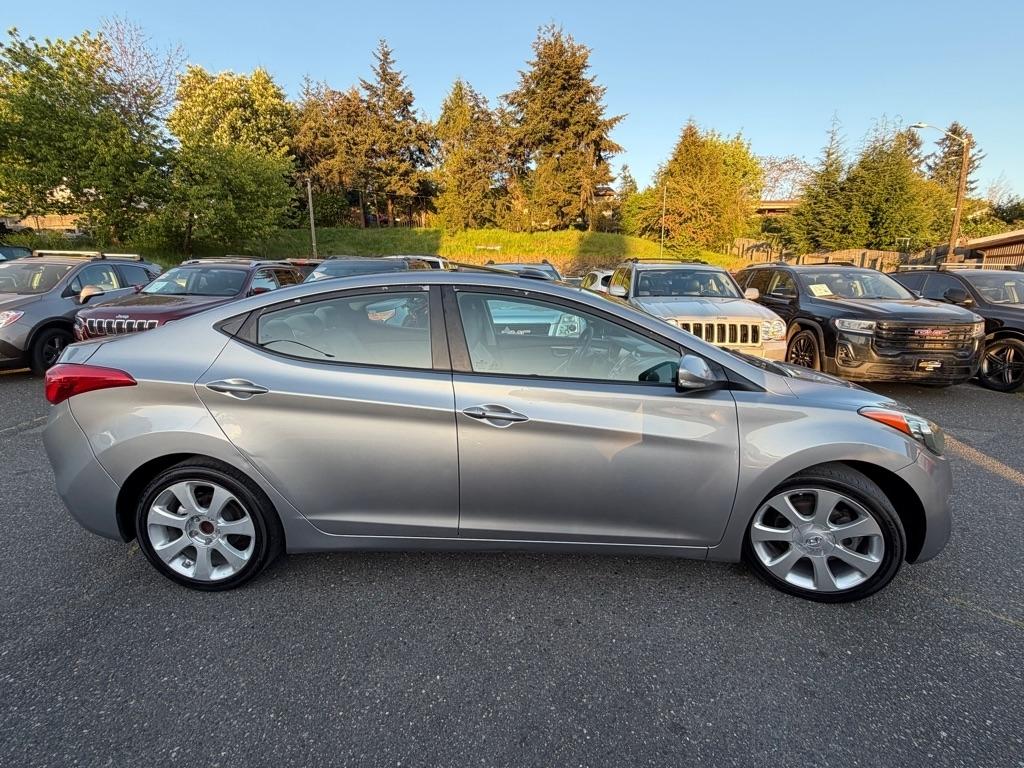 Hyundai Elantra  2013