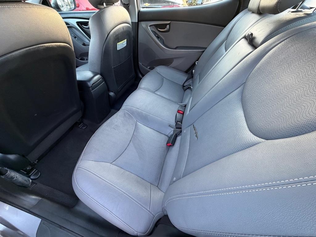 Hyundai Elantra  2013