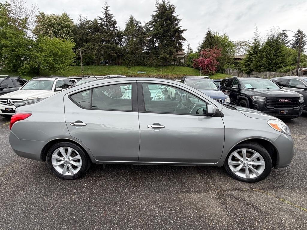 Nissan Versa  2014