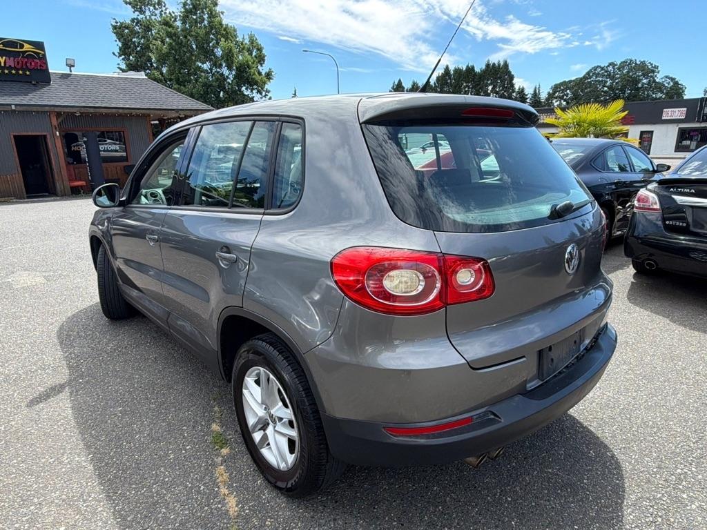 Volkswagen Tiguan  2011