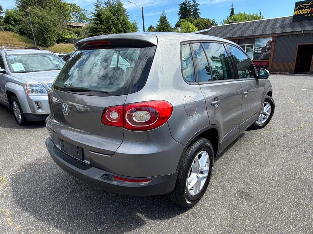 Volkswagen Tiguan  2011