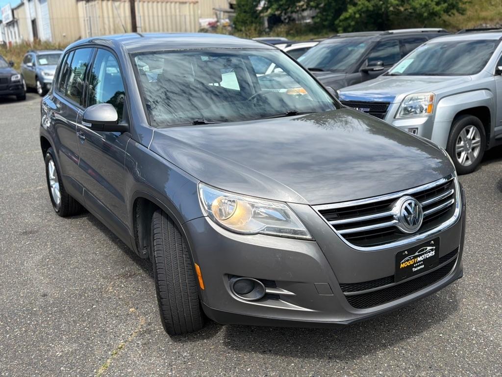 Volkswagen Tiguan  2011