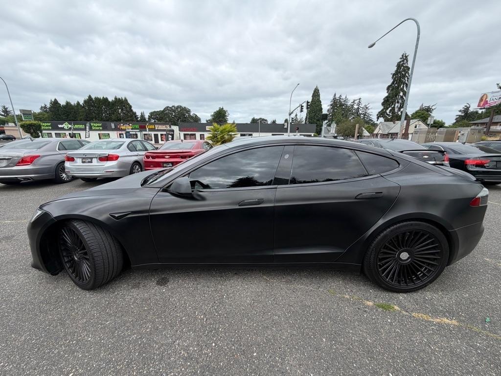 Tesla Model S  2021