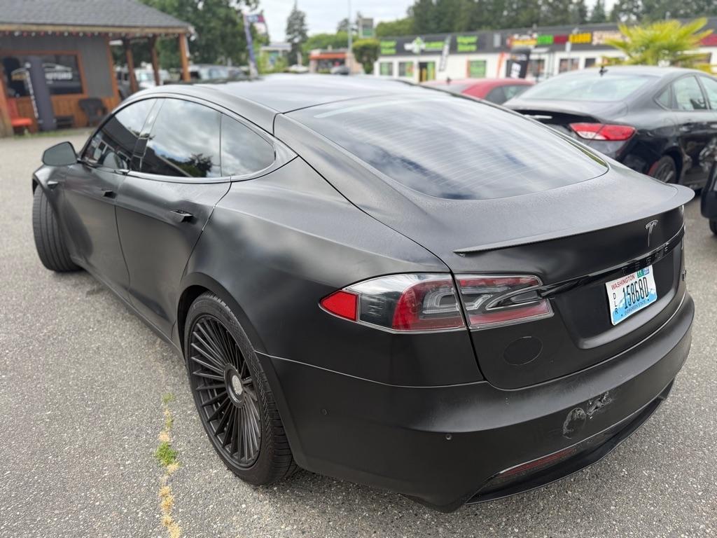Tesla Model S  2021