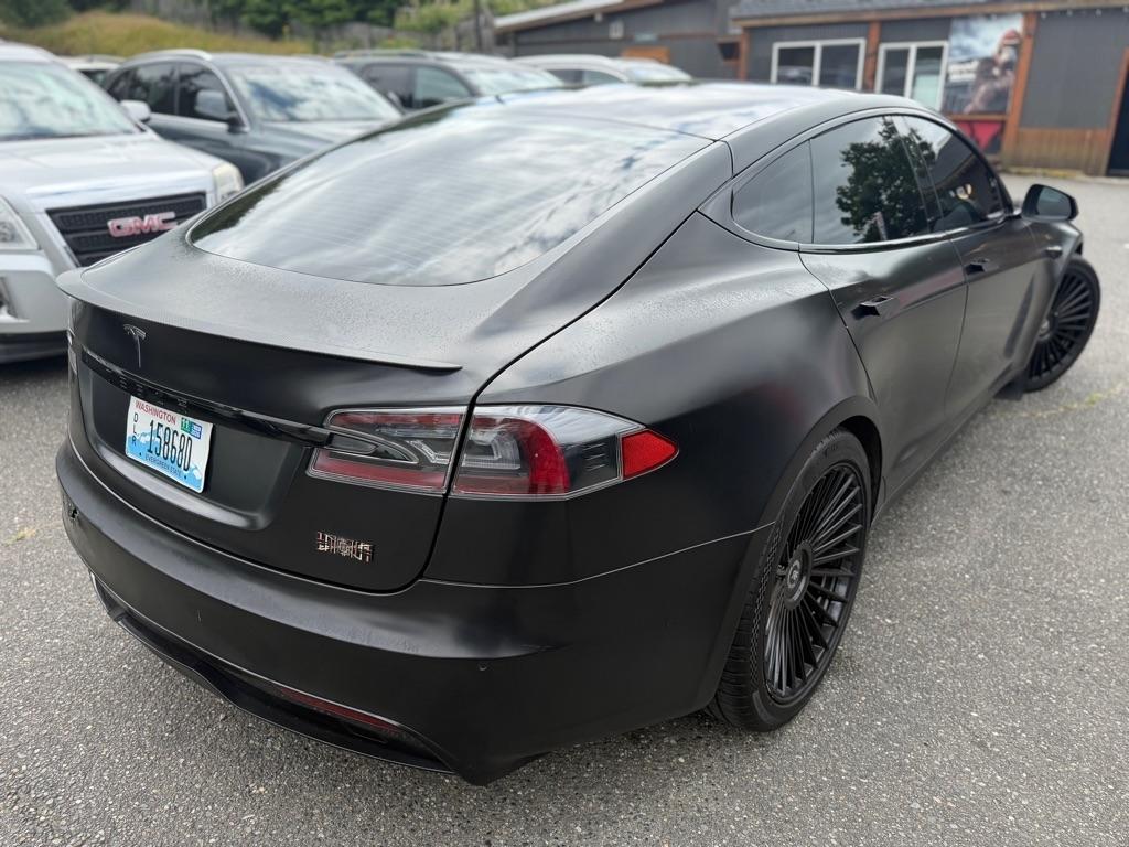 Tesla Model S  2021