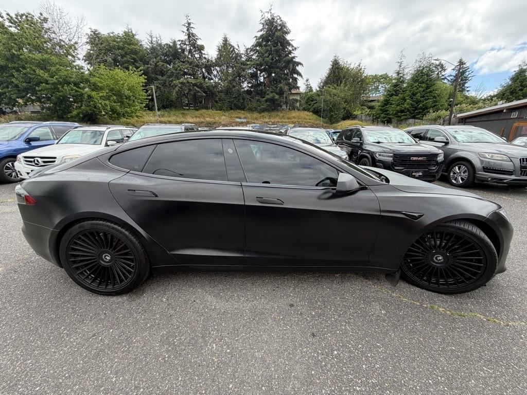 Tesla Model S  2021