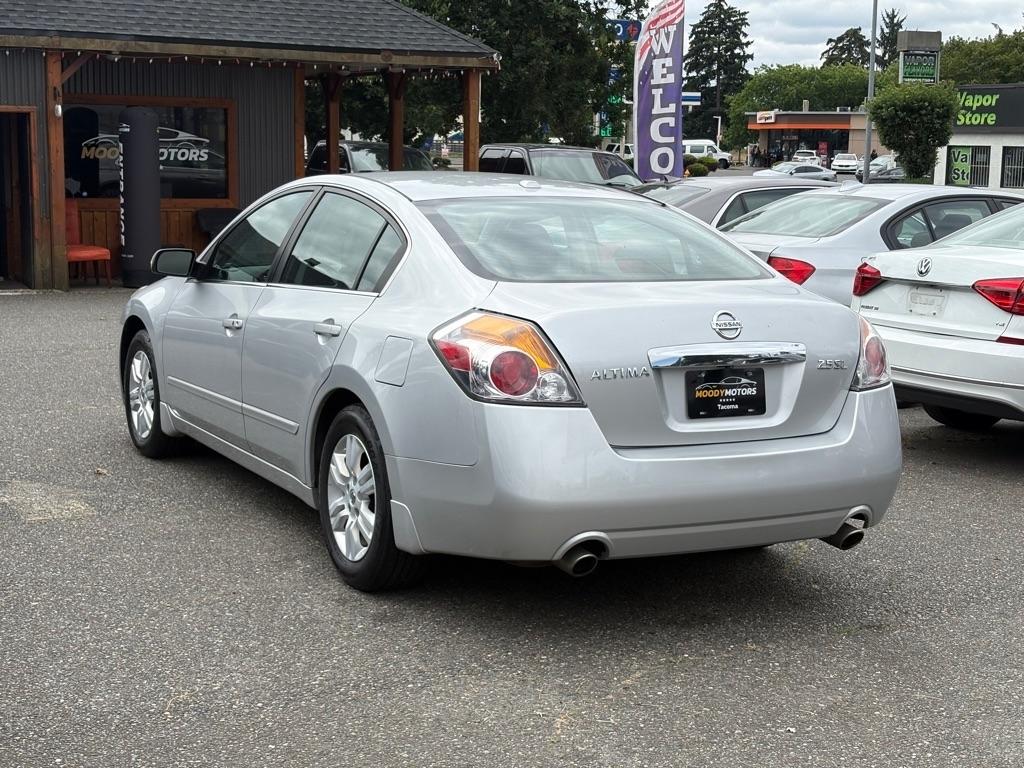 Nissan Altima  2012