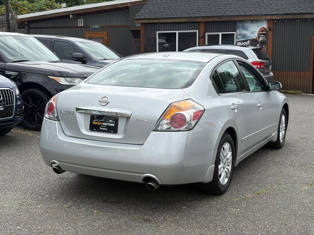 Nissan Altima  2012