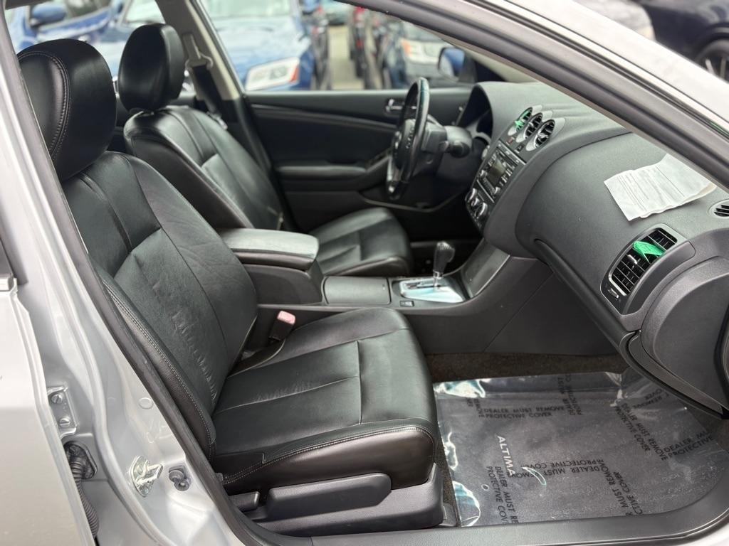 Nissan Altima  2012