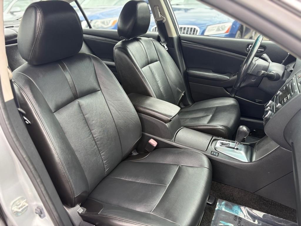 Nissan Altima  2012