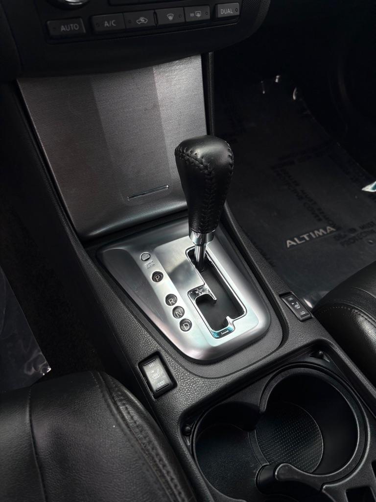 Nissan Altima  2012