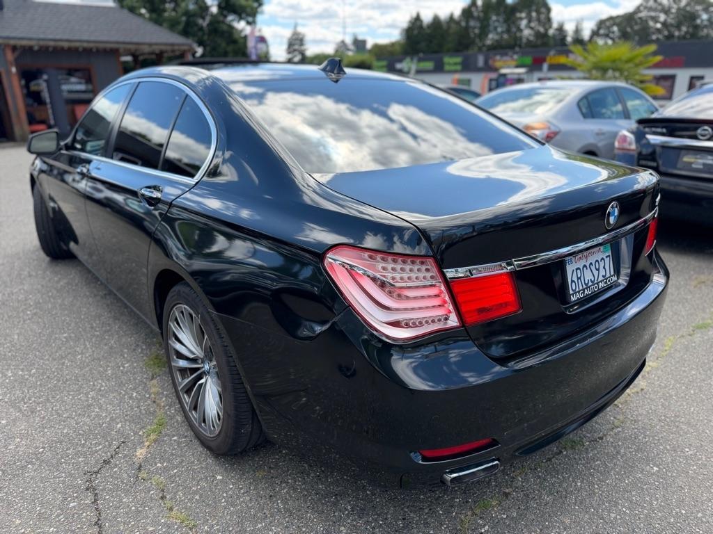 BMW 7-Series  2011