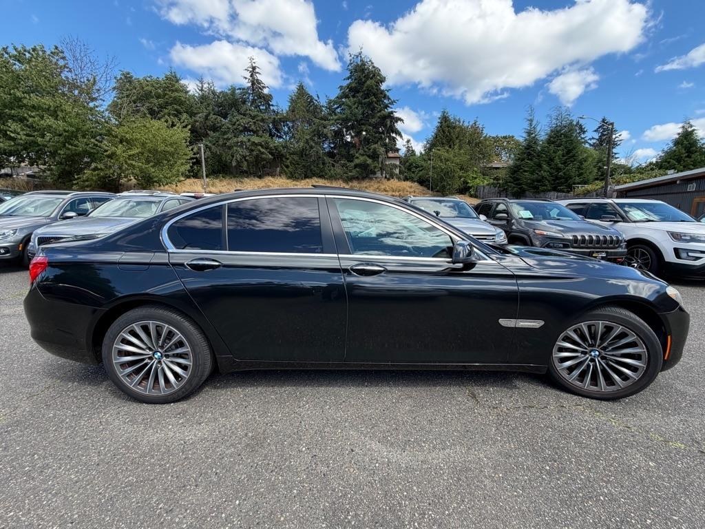 BMW 7-Series  2011