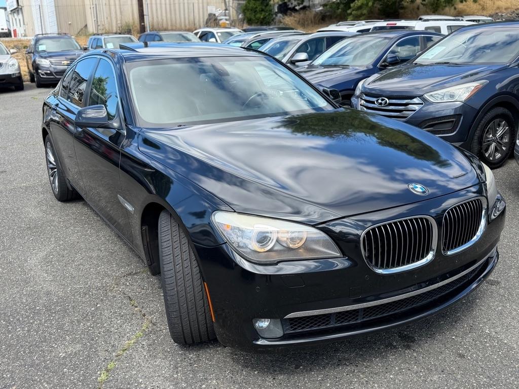 BMW 7-Series  2011