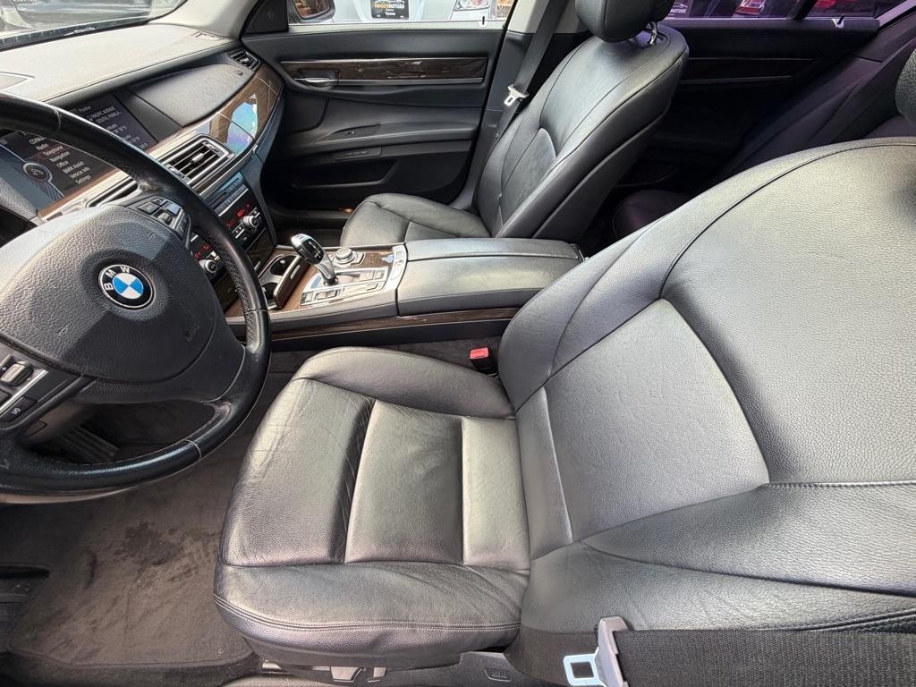 BMW 7-Series  2011