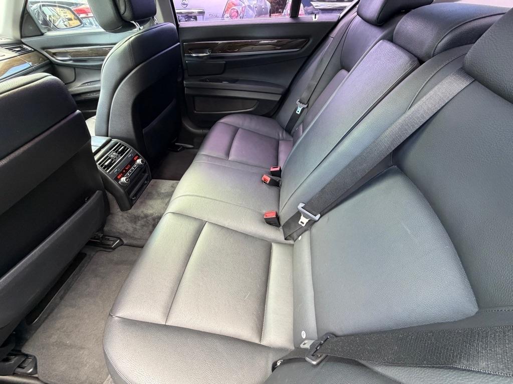 BMW 7-Series  2011