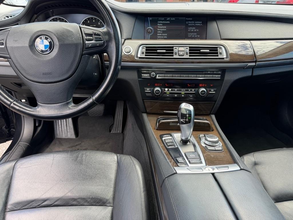 BMW 7-Series  2011