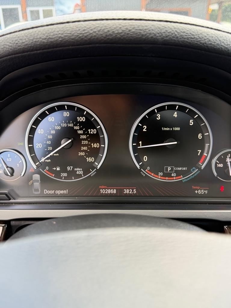 BMW 7-Series  2011